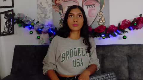 Snapshot of taty_miller chatting on December 1, 2025, 8:36 pm Taty Miller online show from December 1, 2025, 8:36 pm