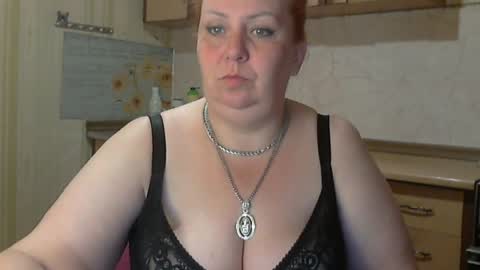 tatyanka_ online show from April 17, 2026, 1:52 am