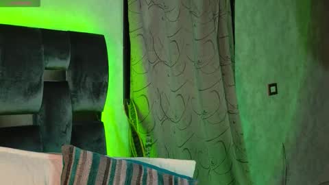 taurito___ online show from November 5, 2025, 6:13 am