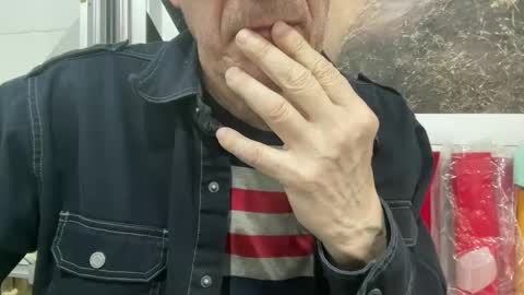 Snapshot of tauromolo chatting on February 12, 2025, 2:14 am tauromolo online show from February 12, 2025, 2:14 am