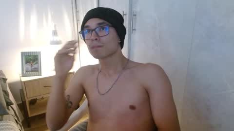 Snapshot of taurus4k chatting on December 6, 2024, 9:35 pm taurus4k online show from December 6, 2024, 9:35 pm