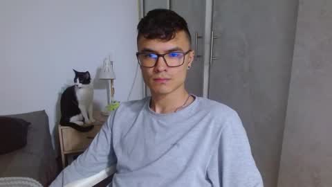 Snapshot of taurus4k chatting on December 7, 2024, 11:23 pm taurus4k online show from December 7, 2024, 11:23 pm