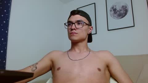 Snapshot of taurus4k chatting on December 20, 2024, 12:19 am taurus4k online show from December 20, 2024, 12:19 am