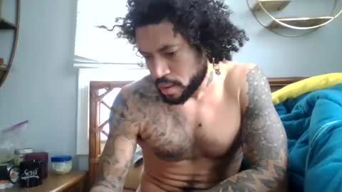 Snapshot of taurusbaeforever chatting on January 11, 2026, 5:07 pm taurusbaeforever online show from January 11, 2026, 5:07 pm