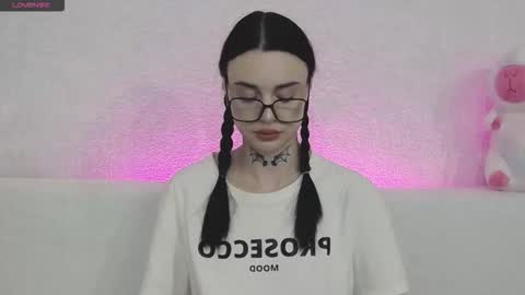 Taya online show from November 14, 2025, 6:28 pm