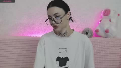 Taya online show from November 29, 2025, 3:48 pm