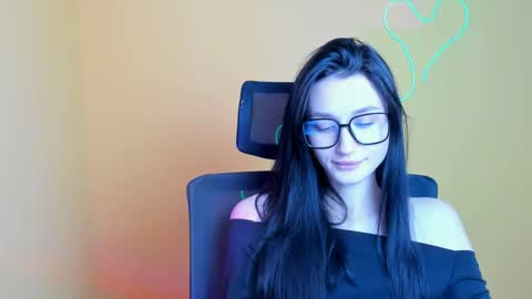 Snapshot of tayavibe chatting on November 24, 2025, 6:35 am Taya online show from November 24, 2025, 6:35 am