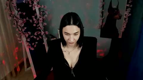 Tayla online show from December 21, 2025, 7:48 am