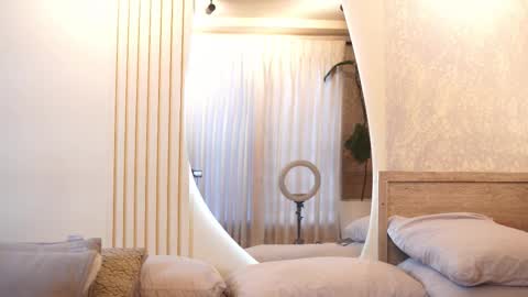 Teylor  Kim online show from November 8, 2025, 7:34 pm