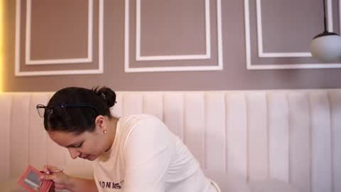 Teylor  Kim online show from November 30, 2025, 4:44 pm