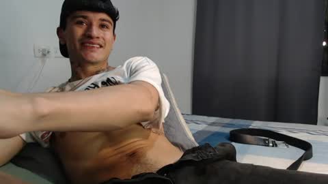Snapshot of taylor_024 chatting on June 26, 2026, 3:22 am independent model online show from June 26, 2026, 3:22 am