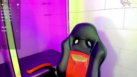 taylor__smith_ online show from May 6, 2026, 3:35 am