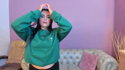 Taylor Bennet online show from September 13, 2025, 11:54 am