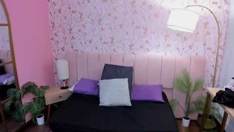 Taylor Bennet online show from October 5, 2025, 12:14 pm