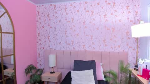 Taylor Bennet online show from November 30, 2025, 11:36 am