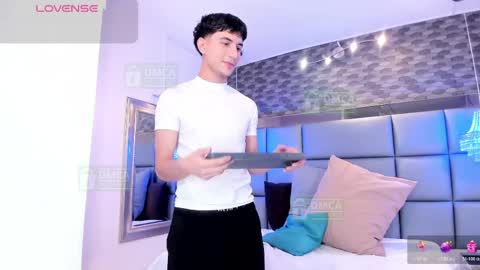 taylor_brooks_ online show from April 28, 2026, 6:13 pm