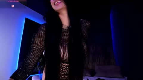 Taylor  Help me to get 100 thumbs up online show from November 29, 2025, 4:32 pm