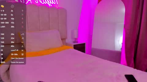 taylor rios online show from September 16, 2025, 3:18 am