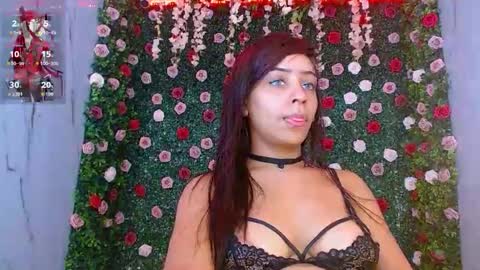 Snapshot of taylor_sophie chatting on November 11, 2025, 7:58 pm Taylor online show from November 11, 2025, 7:58 pm