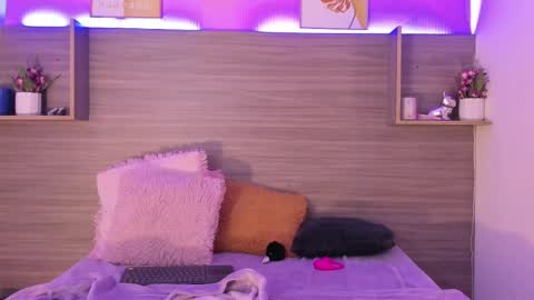 Taylor  online show from February 15, 2025, 3:28 pm