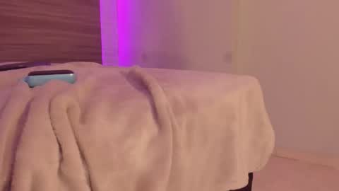 Taylor  online show from February 12, 2026, 12:55 pm