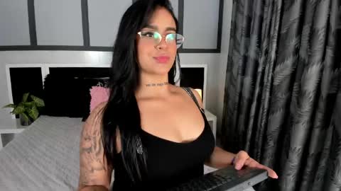 Snapshot of taylor_walton__ chatting on May 5, 2026, 10:56 am Vale online show from May 5, 2026, 10:56 am