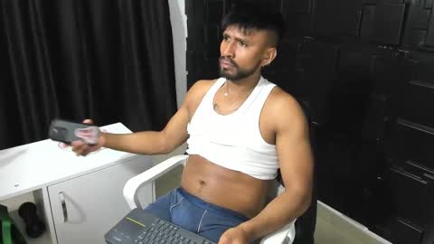 taylormaccurdy_ online show from September 11, 2025, 3:01 pm