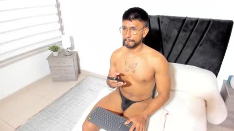 taylormaccurdy_ online show from October 21, 2025, 3:02 pm