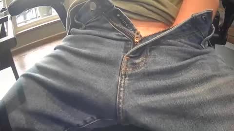 Snapshot of taylorsguy chatting on December 18, 2024, 7:19 pm taylorsguy online show from December 18, 2024, 7:19 pm