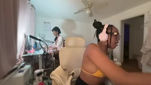 Snapshot of taylorsosweets chatting on August 7, 2026, 1:51 am Taylor online show from August 7, 2026, 1:51 am
