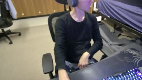 Tbone online show from October 17, 2025, 1:53 am