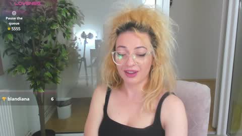 Snapshot of teacherry chatting on January 5, 2025, 7:38 am Cherry online show from January 5, 2025, 7:38 am