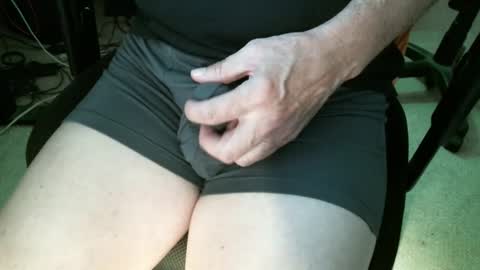 Snapshot of techloot chatting on October 3, 2025, 6:05 pm techloot online show from October 3, 2025, 6:05 pm