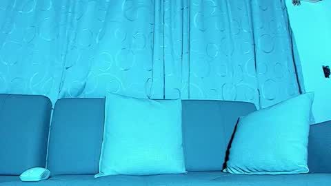 Charlee He online show from December 2, 2025, 11:48 am