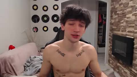 Teddy online show from November 25, 2025, 1:16 am