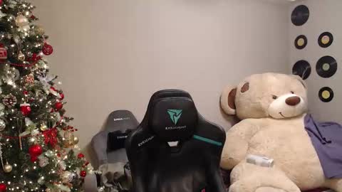 Teddy online show from December 22, 2025, 11:02 pm