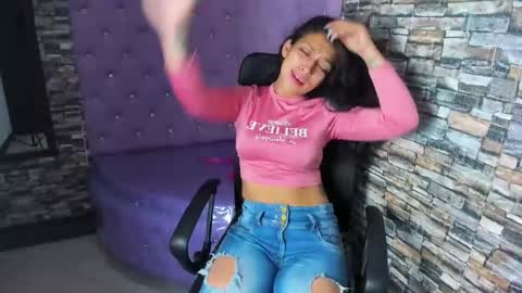 Tayloor online show from February 6, 2025, 2:44 am