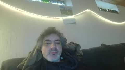 Snapshot of teeforyou chatting on February 18, 2026, 7:59 am Peter online show from February 18, 2026, 7:59 am