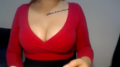 Teeyara  online show from October 14, 2025, 6:20 pm