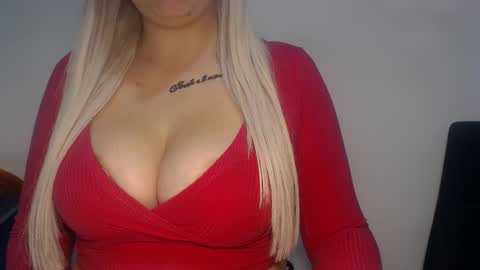 Teeyara  online show from October 25, 2025, 7:27 am