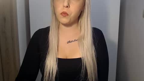 Teeyara  online show from February 1, 2026, 3:32 pm