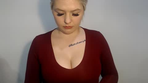 Teeyara  online show from February 14, 2026, 12:24 pm