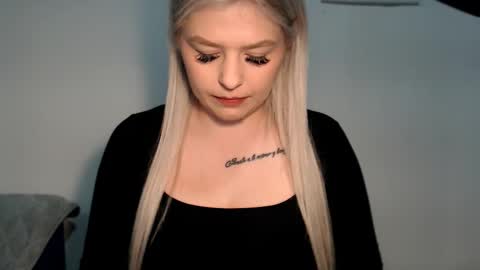 Teeyara  online show from February 26, 2026, 9:08 am