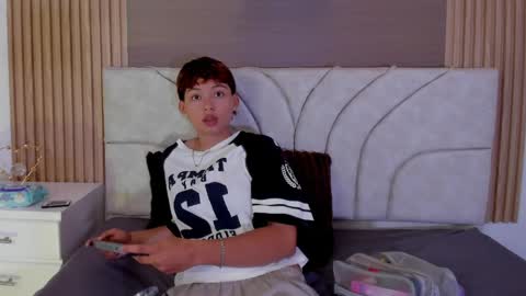 Snapshot of tefi_meow_ chatting on April 4, 2026, 4:26 pm Estefani online show from April 4, 2026, 4:26 pm