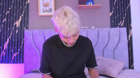 Snapshot of tefi_meow_ chatting on July 5, 2026, 1:29 pm Estefani online show from July 5, 2026, 1:29 pm