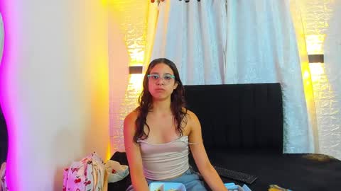 Snapshot of tefi_smit chatting on May 26, 2026, 6:59 pm tefi smit online show from May 26, 2026, 6:59 pm