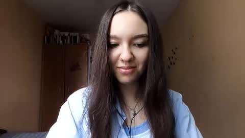 Snapshot of teganmeiser chatting on November 3, 2025, 10:49 am Kimi online show from November 3, 2025, 10:49 am