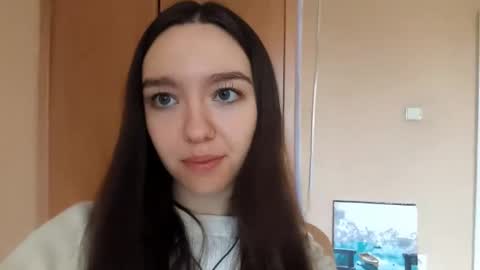 Snapshot of teganmeiser chatting on November 5, 2025, 8:36 am Kimi online show from November 5, 2025, 8:36 am