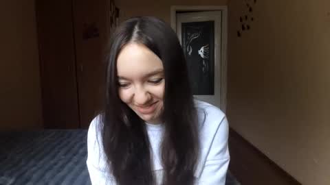 Snapshot of teganmeiser chatting on November 12, 2025, 9:42 am Kimi online show from November 12, 2025, 9:42 am