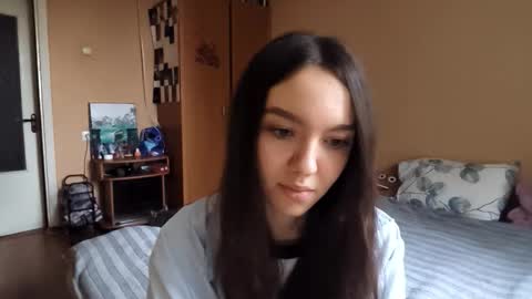 Snapshot of teganmeiser chatting on November 23, 2025, 1:33 pm Kimi online show from November 23, 2025, 1:33 pm